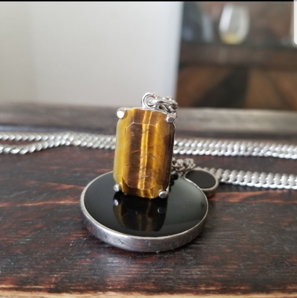 **TRADE** - Picture 4 of 4